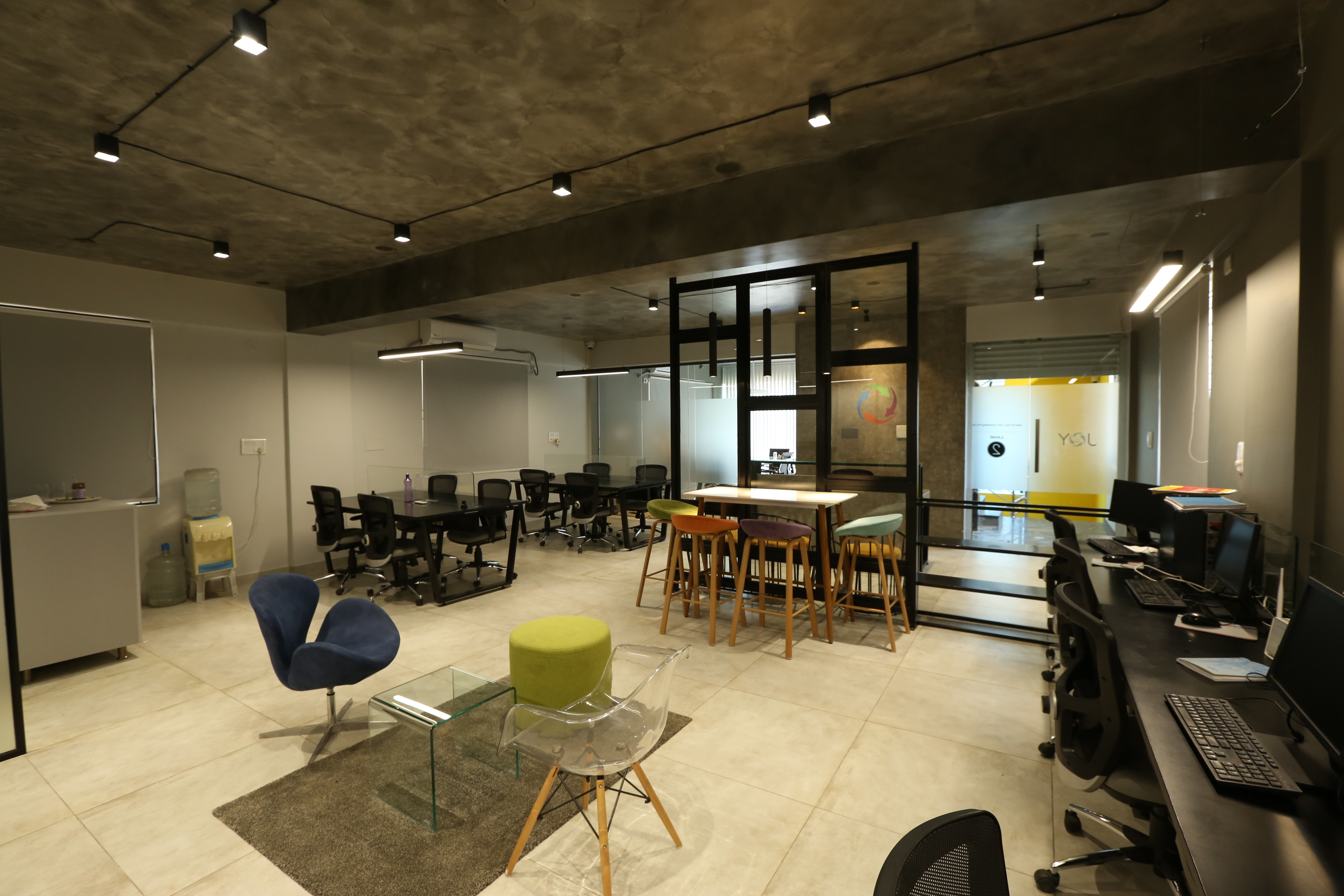 Commercial co-working office interior by Humming House