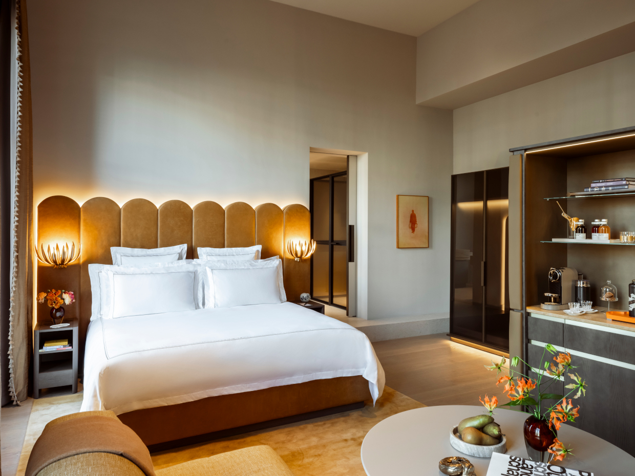 Bedroom with carefully chosen textiles